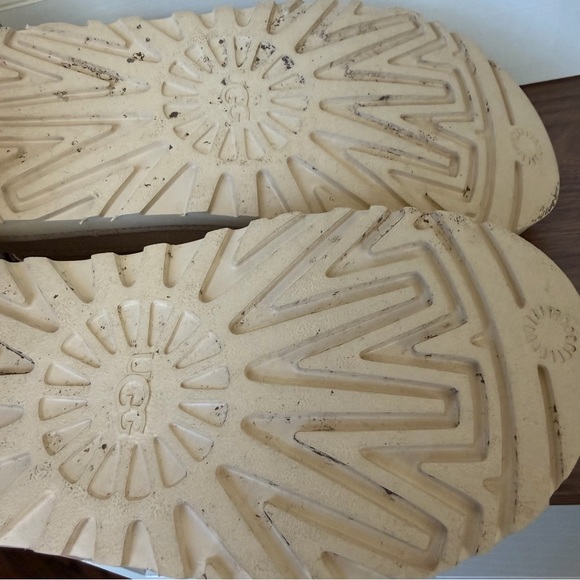 UGG Goldenstar 7.5 Sand - Picture 11 of 12